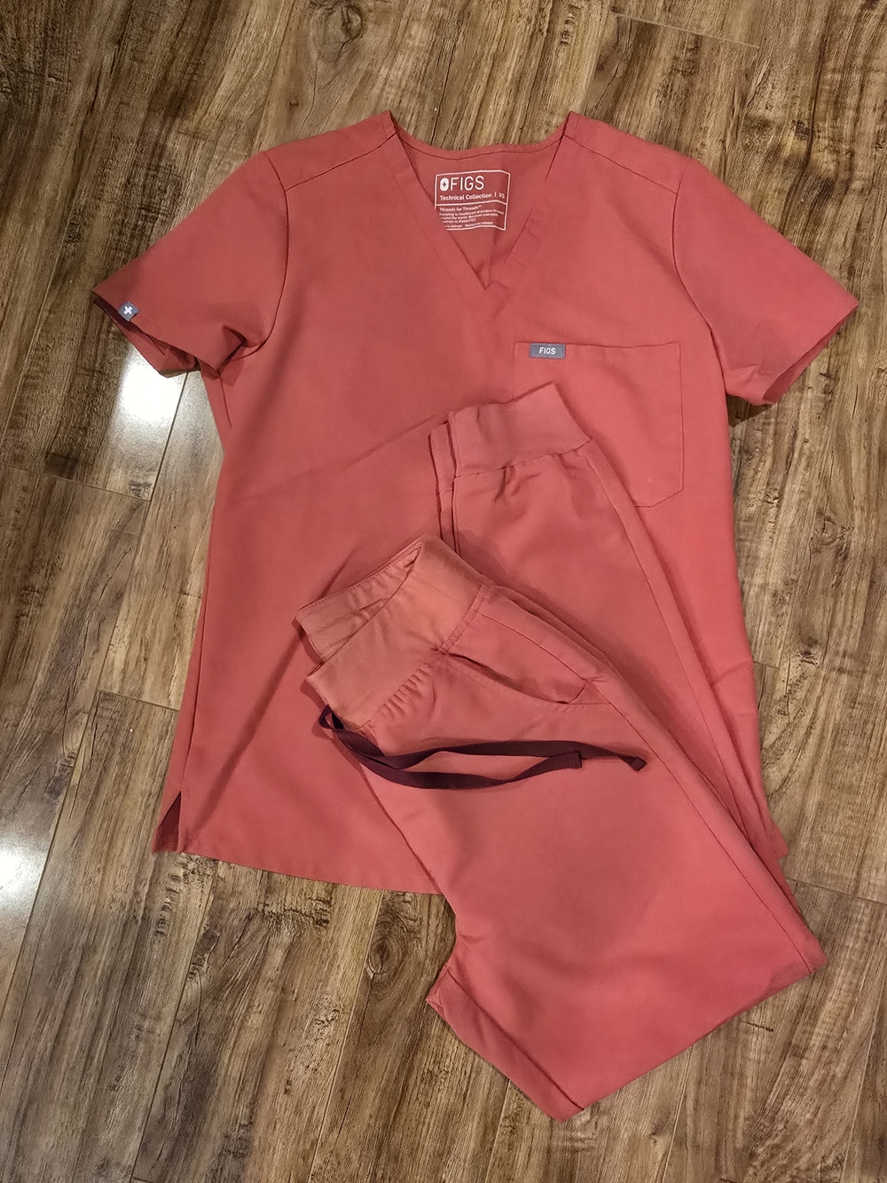 Figs Coral Scrub Set in Vibrant Coral